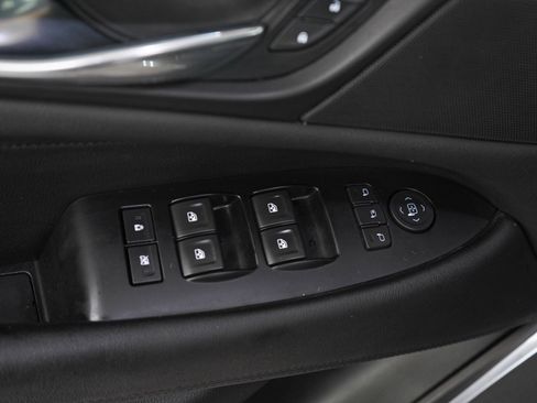 Used 2018 Cadillac Escalade Luxury AWD/4WD image 25