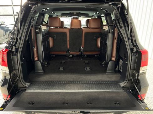 Used 2021 Toyota Land Cruiser image 29