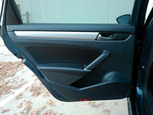 Used 2022 Volkswagen Passat 2.0T SE image 19