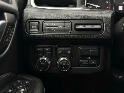 Used 2021 GMC Yukon Denali w/ Denali Ultimate Package image 36