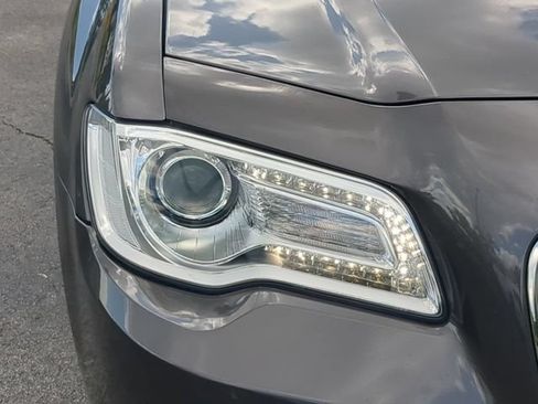 Used 2022 Chrysler 300 Touring RWD image 10