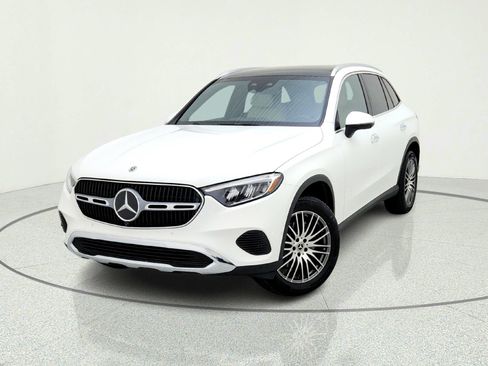 Certified 2026 Mercedes-Benz GLC 300 image 2