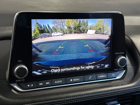 Used 2024 Nissan Rogue SV AWD/4WD image 19