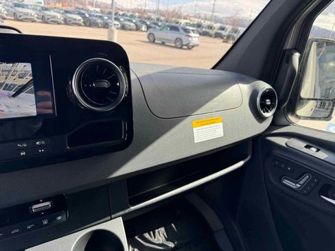 New 2025 Mercedes-Benz Sprinter 2500 image 25