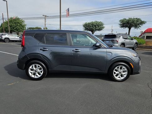Used 2022 Kia Soul LX w/ Technology Package FWD image 7