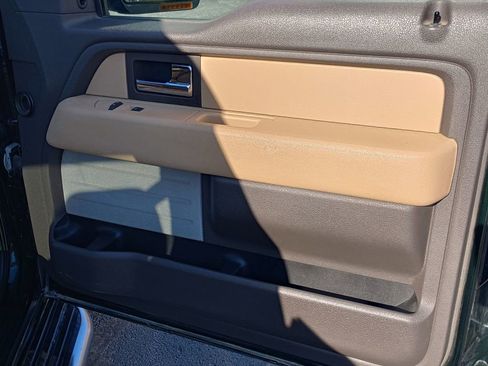 Used 2013 Ford F150 XLT w/ Mid Equipment Group image 17