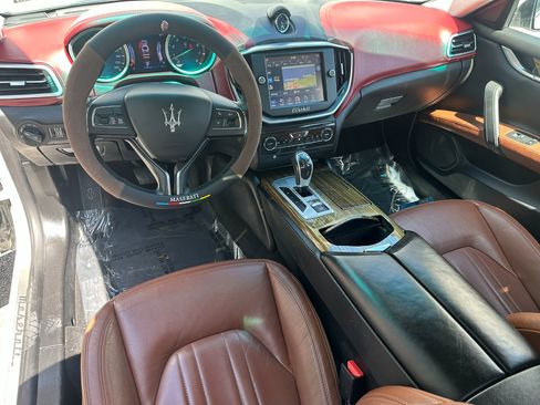 Used 2016 Maserati Ghibli S image 29