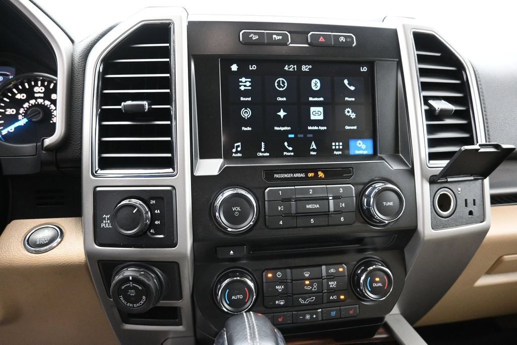 Used 2017 Ford F150 Lariat AWD/4WD image 9