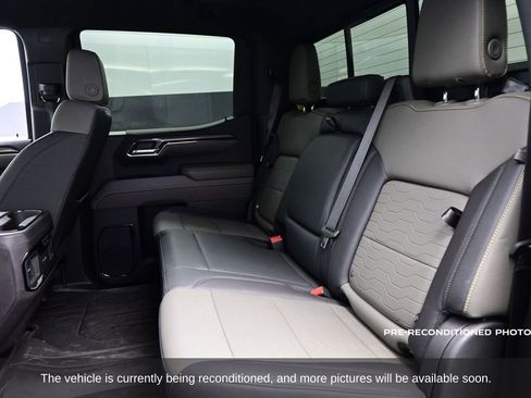 Used 2024 Chevrolet Silverado 1500 ZR2 w/ Technology Package image 10