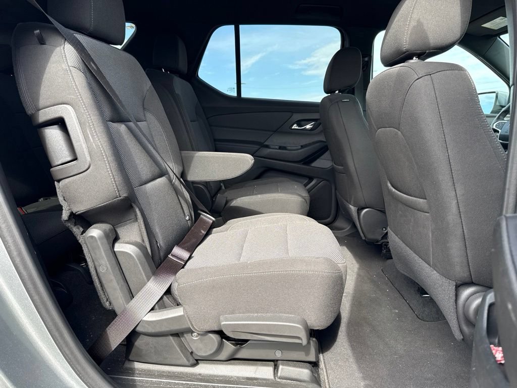 Used 2023 Chevrolet Traverse LT FWD image 16