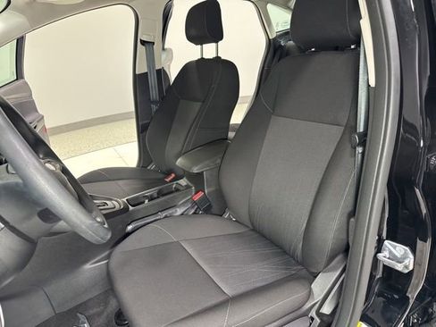Used 2018 Ford Focus SE FWD image 12