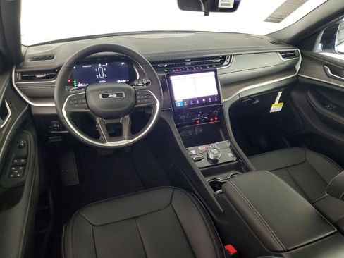 New 2025 Jeep Grand Cherokee L Limited image 15