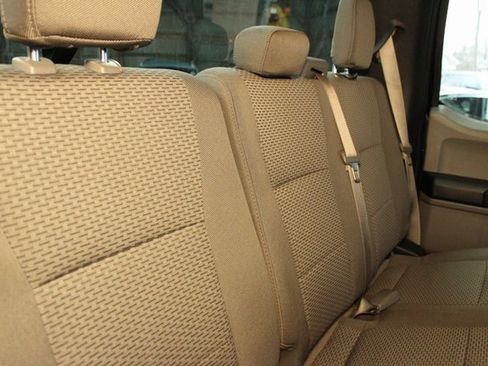 Used 2015 Ford F150 XLT image 13