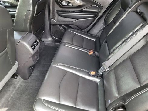 Used 2024 GMC Terrain SLT image 22
