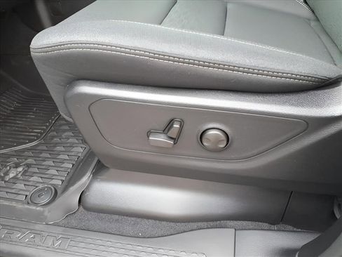 New 2026 RAM 1500 Big Horn AWD/4WD image 17