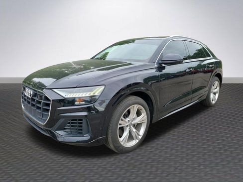 Used 2019 Audi Q8 Prestige w/ Luxury Package AWD/4WD image 3