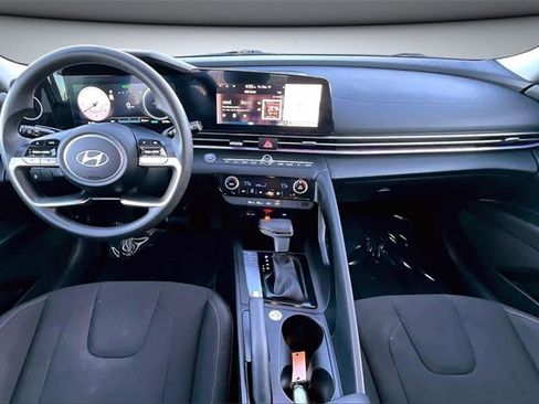 Used 2024 Hyundai Elantra SEL image 7