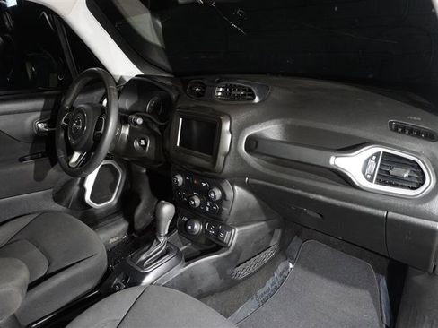 Used 2019 Jeep Renegade Sport w/ UConnect 7.0 Group image 15