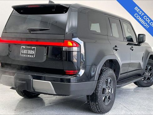 Used 2024 Lexus GX 550 image 2