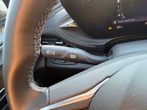 Used 2024 Buick Envista Sport Touring w/ Convenience I Package FWD image 15