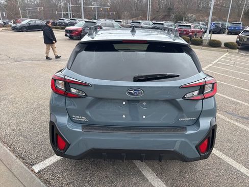 Used 2024 Subaru Crosstrek 2.0i Premium image 3