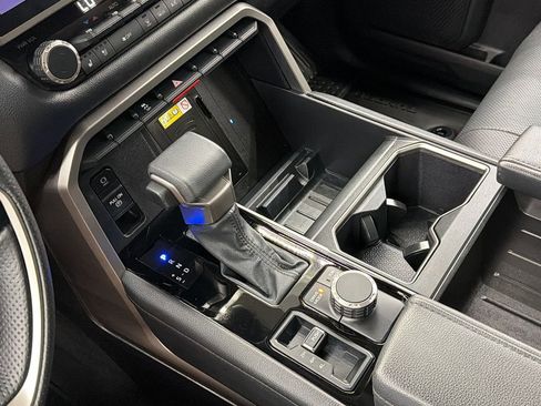 Used 2024 Toyota Tundra Limited image 24