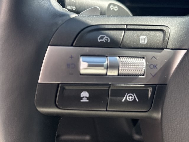 Used 2025 Hyundai Kona Limited FWD image 30