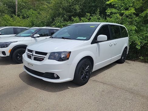 Used 2019 Dodge Grand Caravan GT FWD image 2