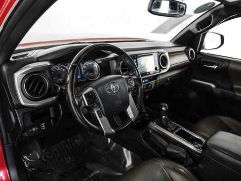 Used 2016 Toyota Tacoma Limited w/ Towing Package RWD image 2
