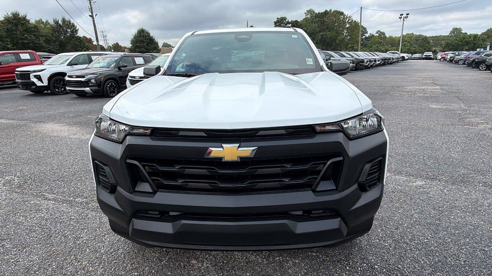 Used 2024 Chevrolet Colorado W/T RWD image 2