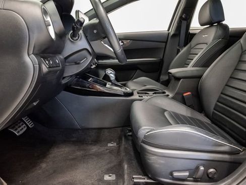 Used 2023 Kia Forte GT-Line w/ GT-Line Premium Package FWD image 12