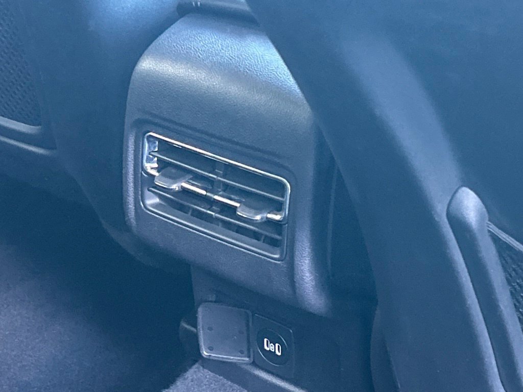 Used 2023 Lincoln Corsair AWD image 45