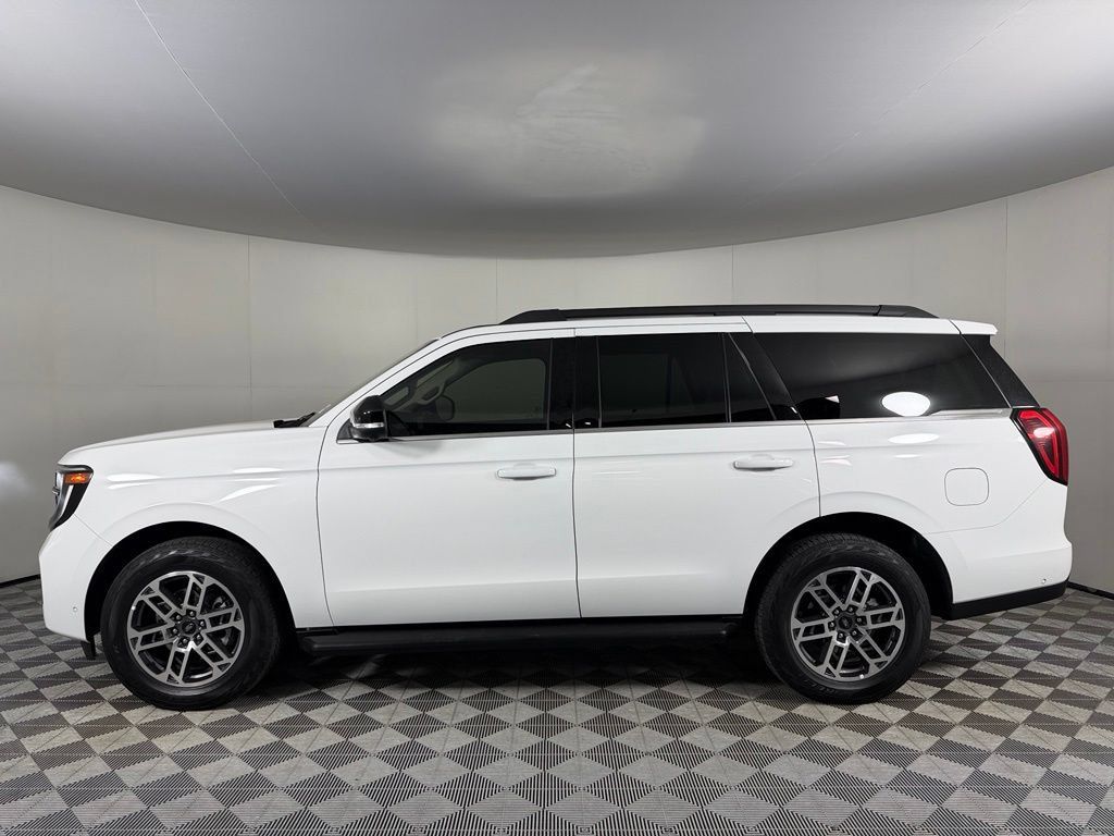 Used 2025 Ford Expedition Active AWD/4WD image 11