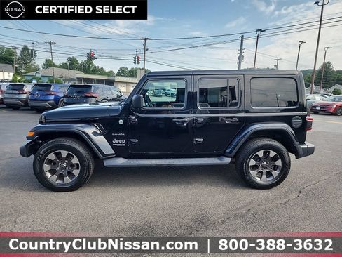 Used 2018 Jeep Wrangler Unlimited Sahara AWD/4WD image 5
