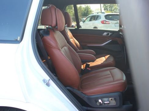 Used 2022 BMW ALPINA XB7 image 32