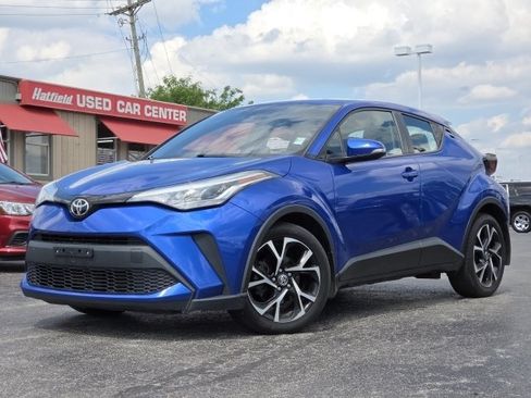 Used 2020 Toyota C-HR XLE FWD image 2