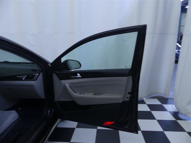Used 2017 Hyundai Sonata Limited w/ Tech Package 03 FWD image 25