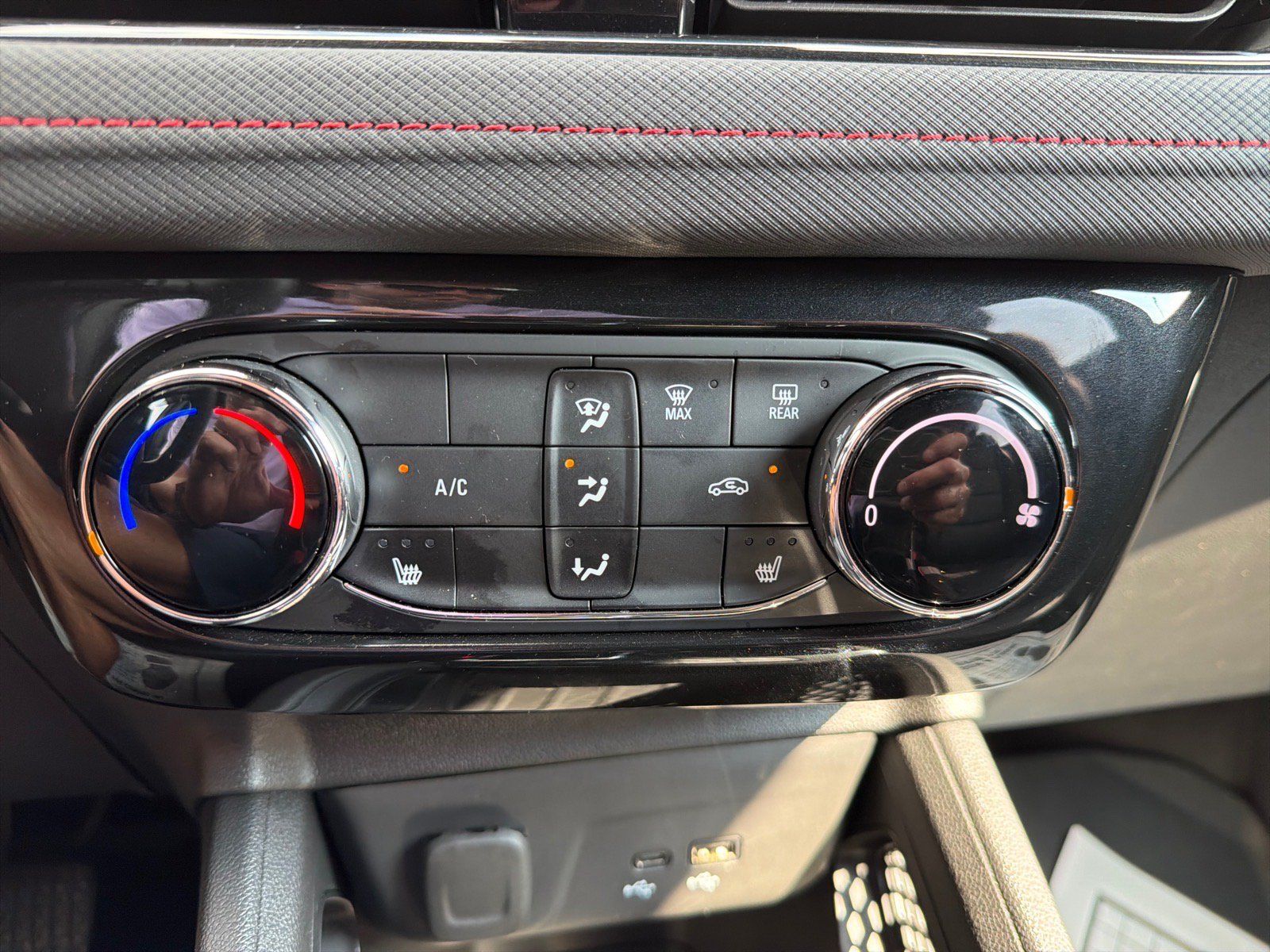 Used 2024 Chevrolet TrailBlazer RS FWD image 23