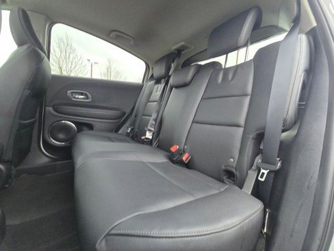 Used 2020 Honda HR-V Touring image 19