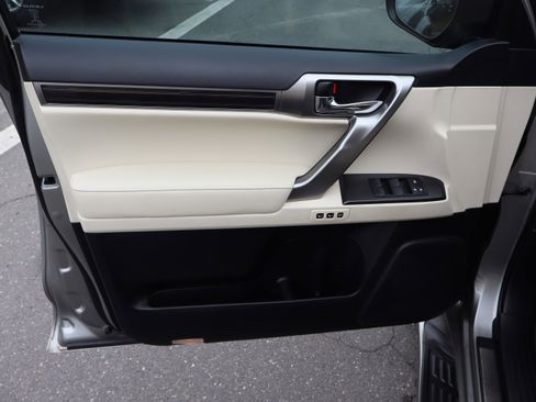 Used 2023 Lexus GX 460 Premium AWD/4WD image 17
