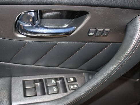 Used 2013 INFINITI FX37 2WD w/ Premium Pkg image 8