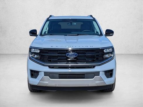 New 2025 Ford Expedition Platinum w/ Driver's Package image 2