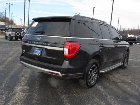 Certified 2022 Ford Expedition XLT image 7