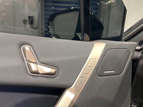 Used 2026 BMW iX xDrive45 w/ Premium Package image 17