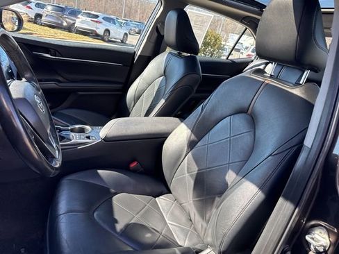 Used 2019 Toyota Camry XLE image 22