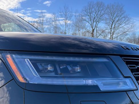 Used 2025 Land Rover Range Rover SE image 20