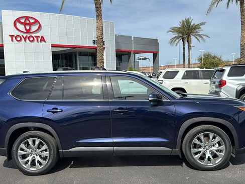 Used 2025 Toyota Grand Highlander FWD image 8