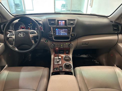 Used 2013 Toyota Highlander Limited image 10