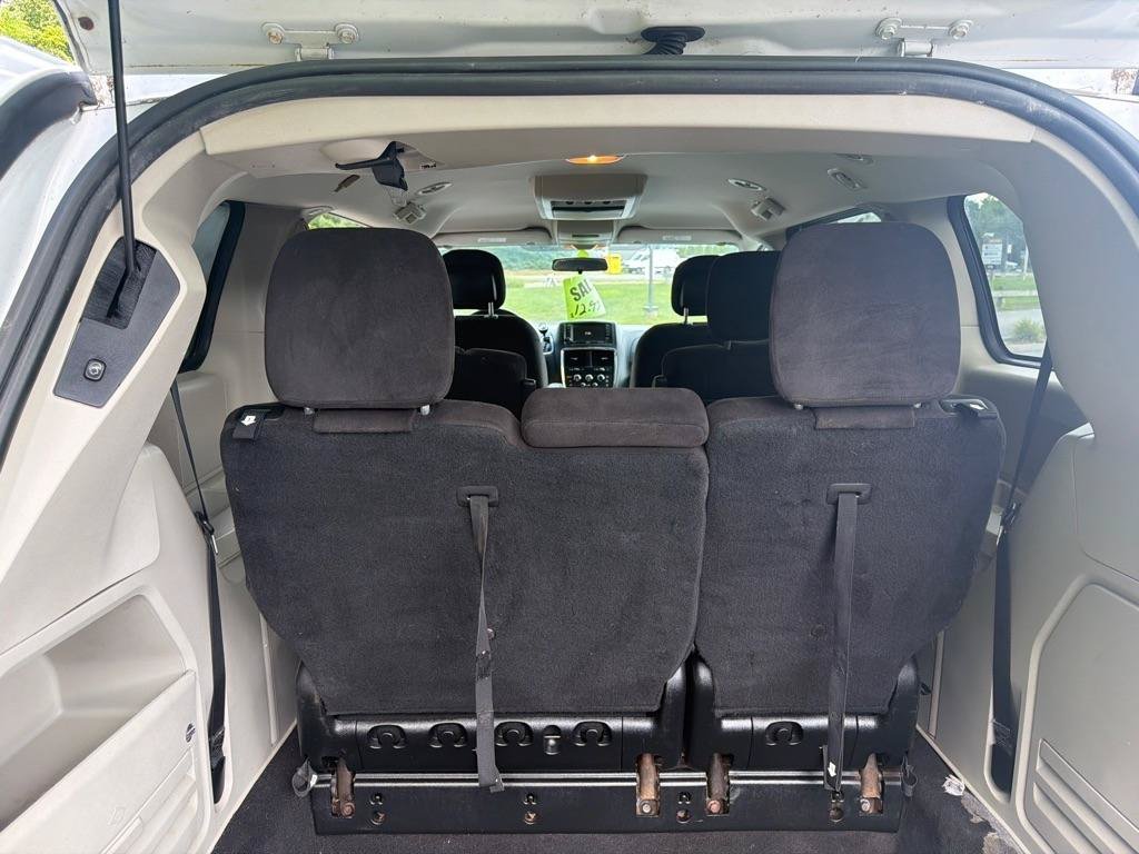 Used 2014 Dodge Grand Caravan SXT w/ Rear Park Assist Package FWD image 13