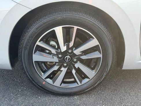 Certified 2025 Nissan Versa SV FWD image 7